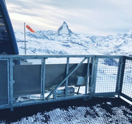 Schiebetürantriebe im Härtetest: Erneuerung alter Antriebe auf der Bergstation Zermatt